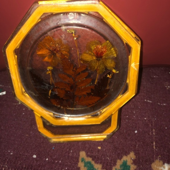 Vintage octagon lucite Resin Art with Floral Design - Picture 4 of 7